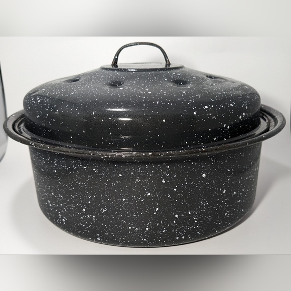 Kitchen Vintage Black Speckled Enamelware 1 Round Roasting Pan Poshmark